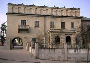 Zamek kazimierzowski - siedziba Muzeum Regionalnego
